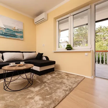 In - Insel Krk 13445 شقة